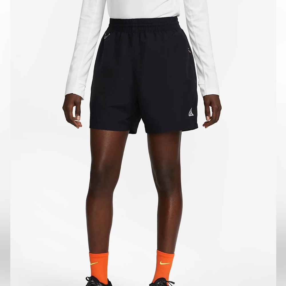 🔥EUC🔥 Women’s Nike ACG Bike Shorts - Like New! Size 8-10 🚴♀️